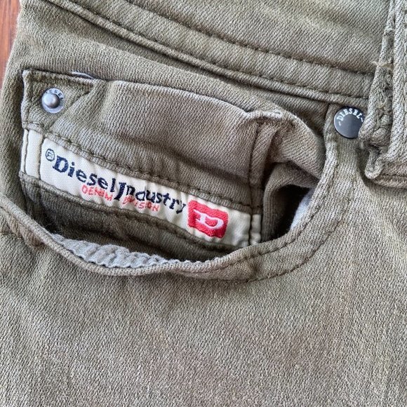 🎀 3 for $45 - Diesel Boy's Khaki Jeans in Size 7 EUC - Picture 2 of 13